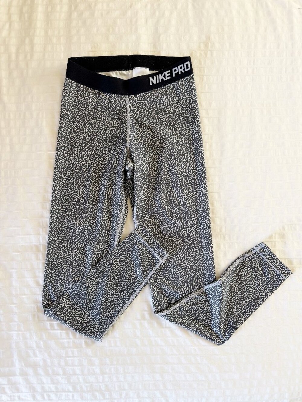 Nike Pro Leggings • Women’s Medium